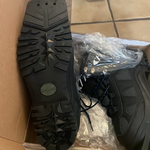 New/unused women’s XC ski boots size 8 - Picture 3 of 3